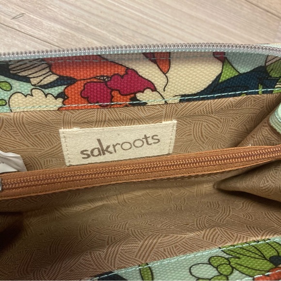 Sakroots Artist Circle Tropical Floral Trifold Large Wallet Multi-Compartment - Picture 8 of 13
